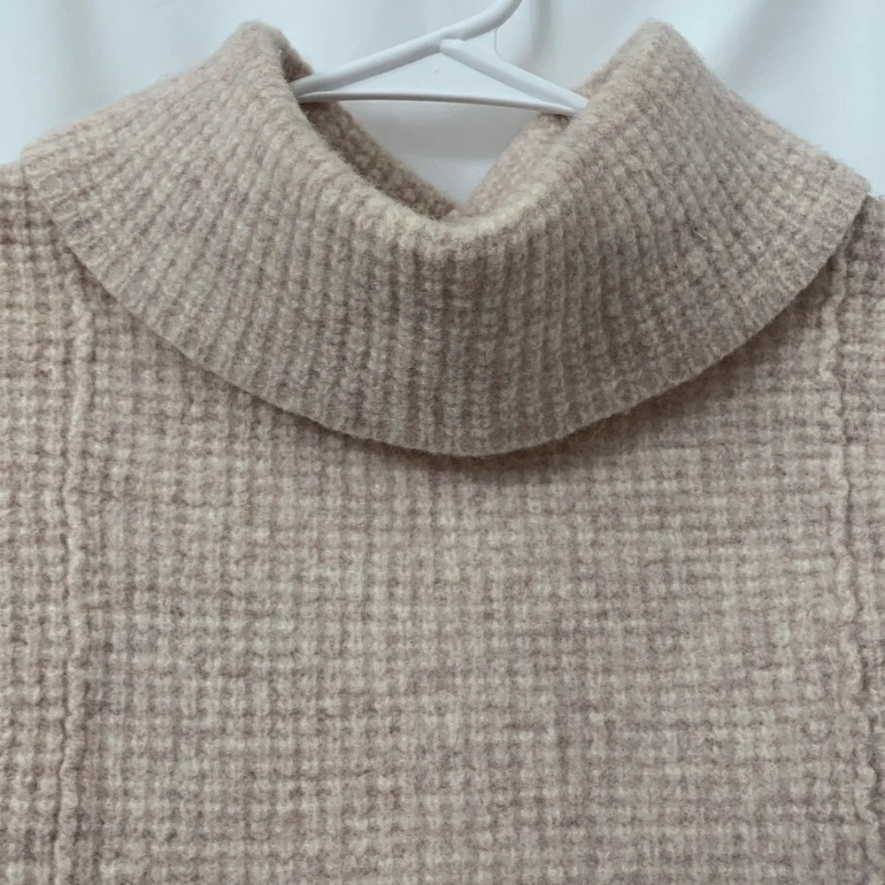 Free People Cowl Neck Waffle Knit‎ Sweater Beige Oversized Small OB401569